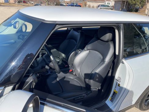 Used 2022 MINI Cooper SE image 5