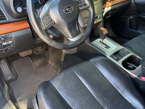Used 2013 Subaru Outback 2.5i Limited w/ Moonroof Pkg AWD/4WD image 9