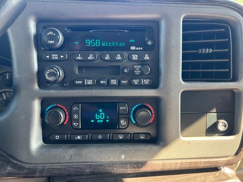 Used 2003 GMC Yukon XL Denali AWD/4WD image 12