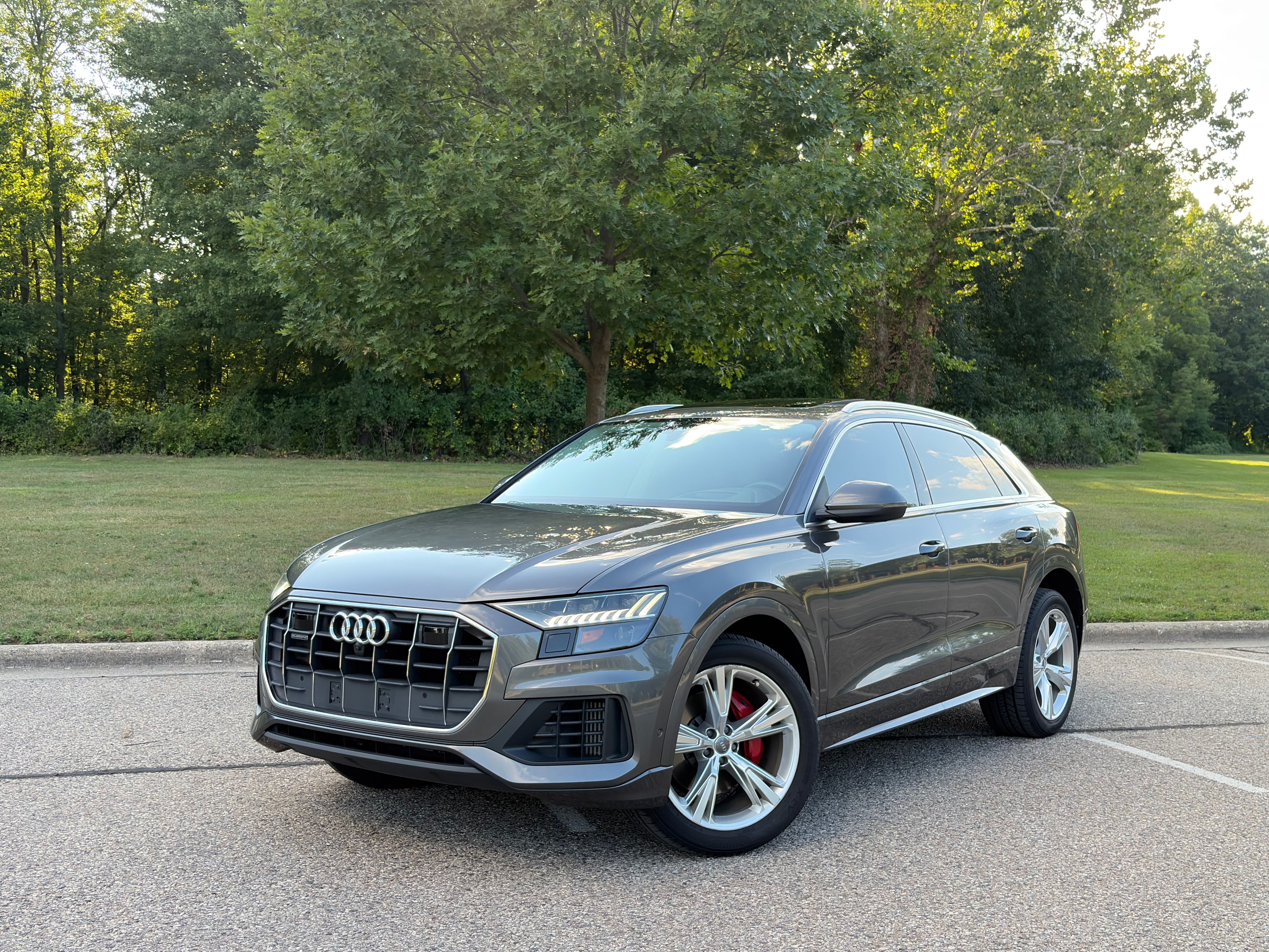 Used 2019 Audi Q8 Prestige w/ Luxury Package AWD/4WD image 4