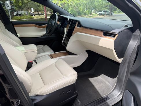 Used 2020 Tesla Model X Long Range AWD/4WD image 11