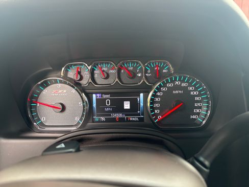 Used 2018 Chevrolet Suburban LT AWD/4WD image 19