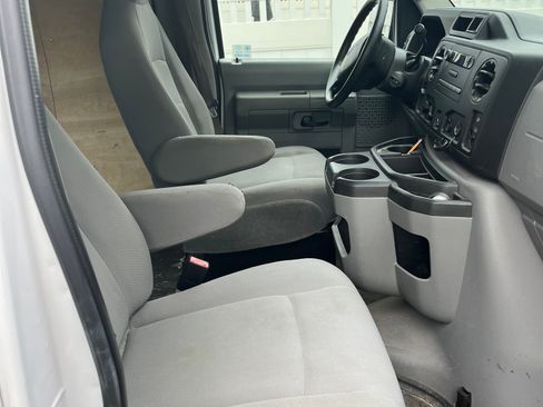Used 2013 Ford E-250 and Econoline 250 w/ PWR Group RWD image 4