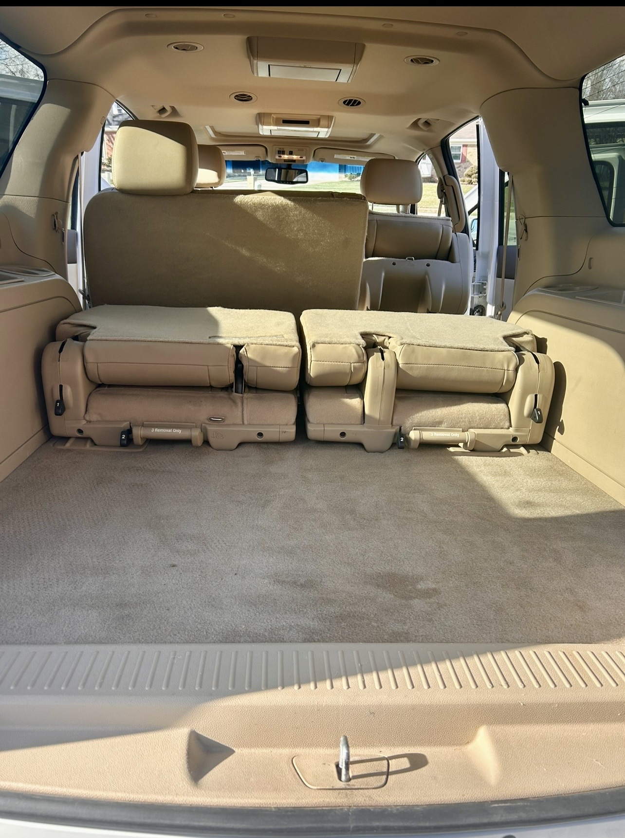 Used 2012 GMC Yukon XL SLT w/ SLT-2 Equipment Package AWD/4WD image 13