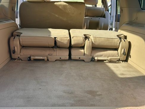 Used 2012 GMC Yukon XL SLT w/ SLT-2 Equipment Package AWD/4WD image 13