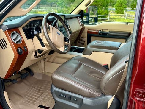 Used 2016 Ford F250 King Ranch w/ FX4 Off-Road Package image 12