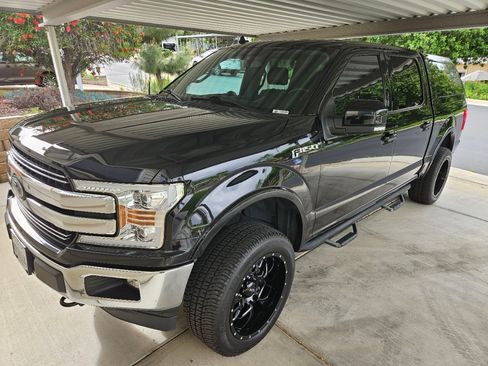 Used 2020 Ford F150 Lariat image 1