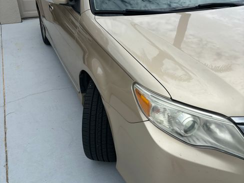 Used 2011 Toyota Avalon Limited image 8