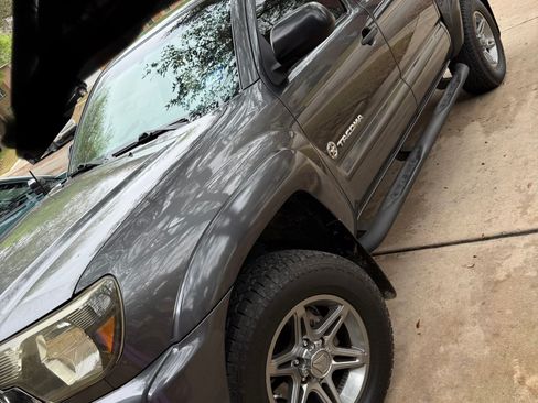 Used 2014 Toyota Tacoma PreRunner w/ SR5 Package image 4