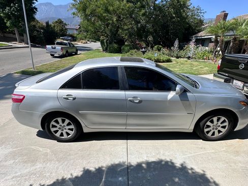 Used 2007 Toyota Camry XLE FWD image 10