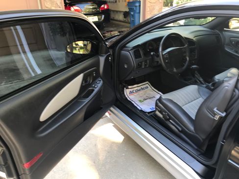 Used 2002 Chevrolet Monte Carlo SS w/ Pace Car Replica Pkg image 15