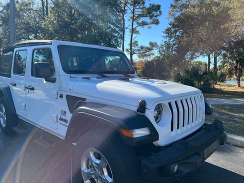 Used 2021 Jeep Wrangler Unlimited Sport AWD/4WD image 5