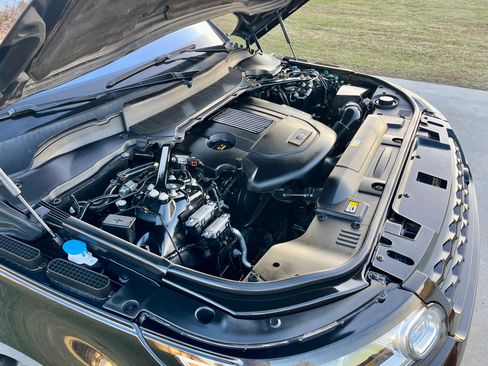 Used 2017 Land Rover Range Rover Sport HSE image 18