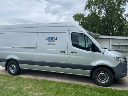 Used 2022 Mercedes-Benz Sprinter 2500 image 2
