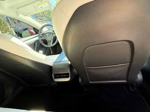 Used 2022 Tesla Model 3 image 15