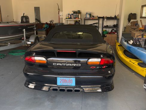 Used 2000 Chevrolet Camaro Z28 RWD image 12