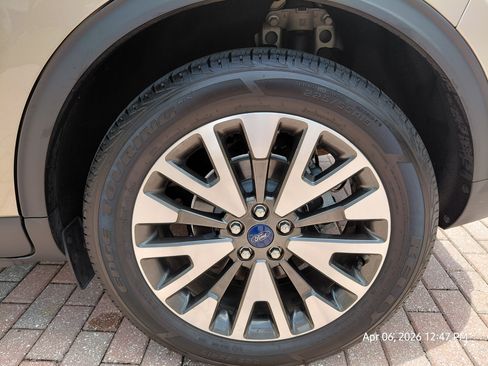 Used 2020 Ford Escape Titanium image 13