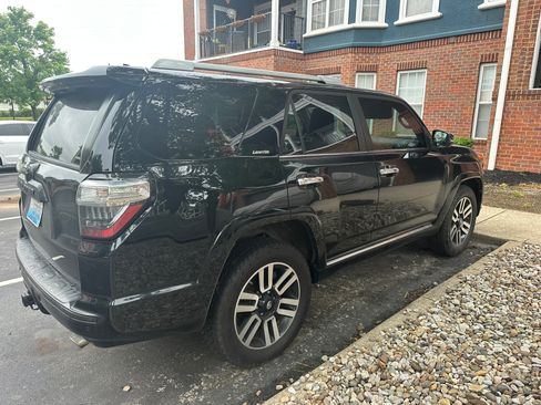 Used 2014 Toyota 4Runner Limited AWD/4WD image 4
