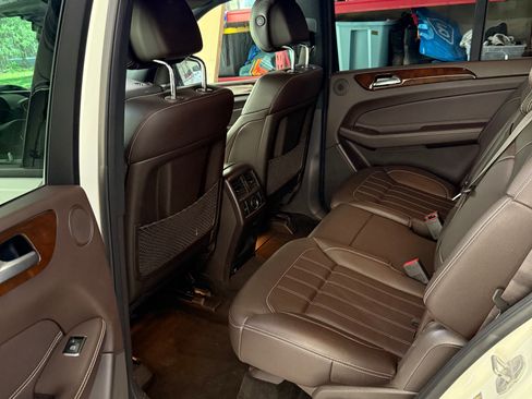 Used 2017 Mercedes-Benz GLS 450 4MATIC image 26