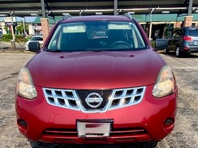 Used 2014 Nissan Rogue S w/ Convenience Package
