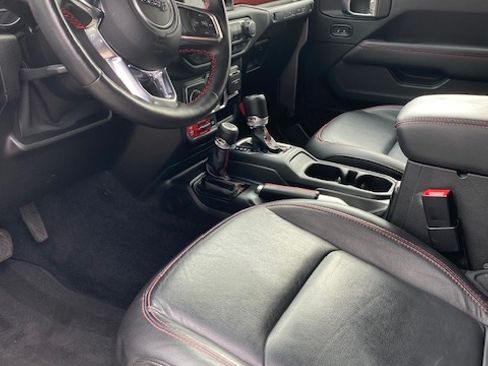 Used 2020 Jeep Wrangler Unlimited Rubicon image 2