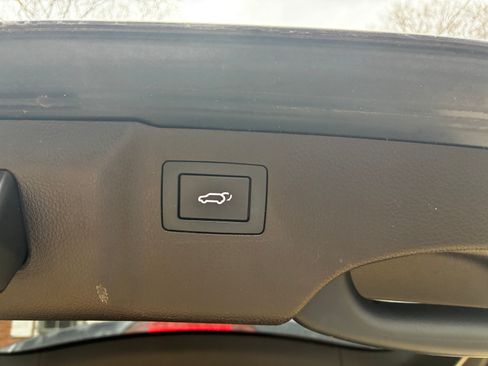 Used 2015 Hyundai Santa Fe Limited w/ Option Group 04 image 12