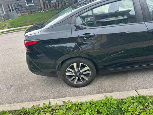 Used 2020 Nissan Versa SV FWD image 8