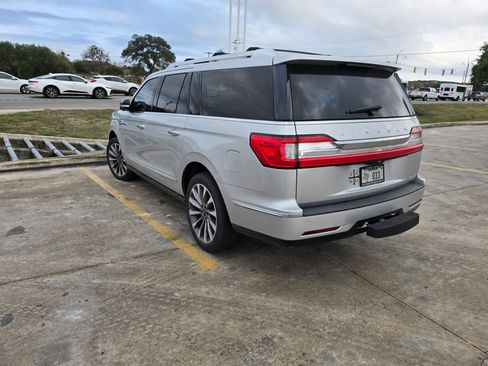 Used 2019 Lincoln Navigator L Select w/ Cargo Package image 8