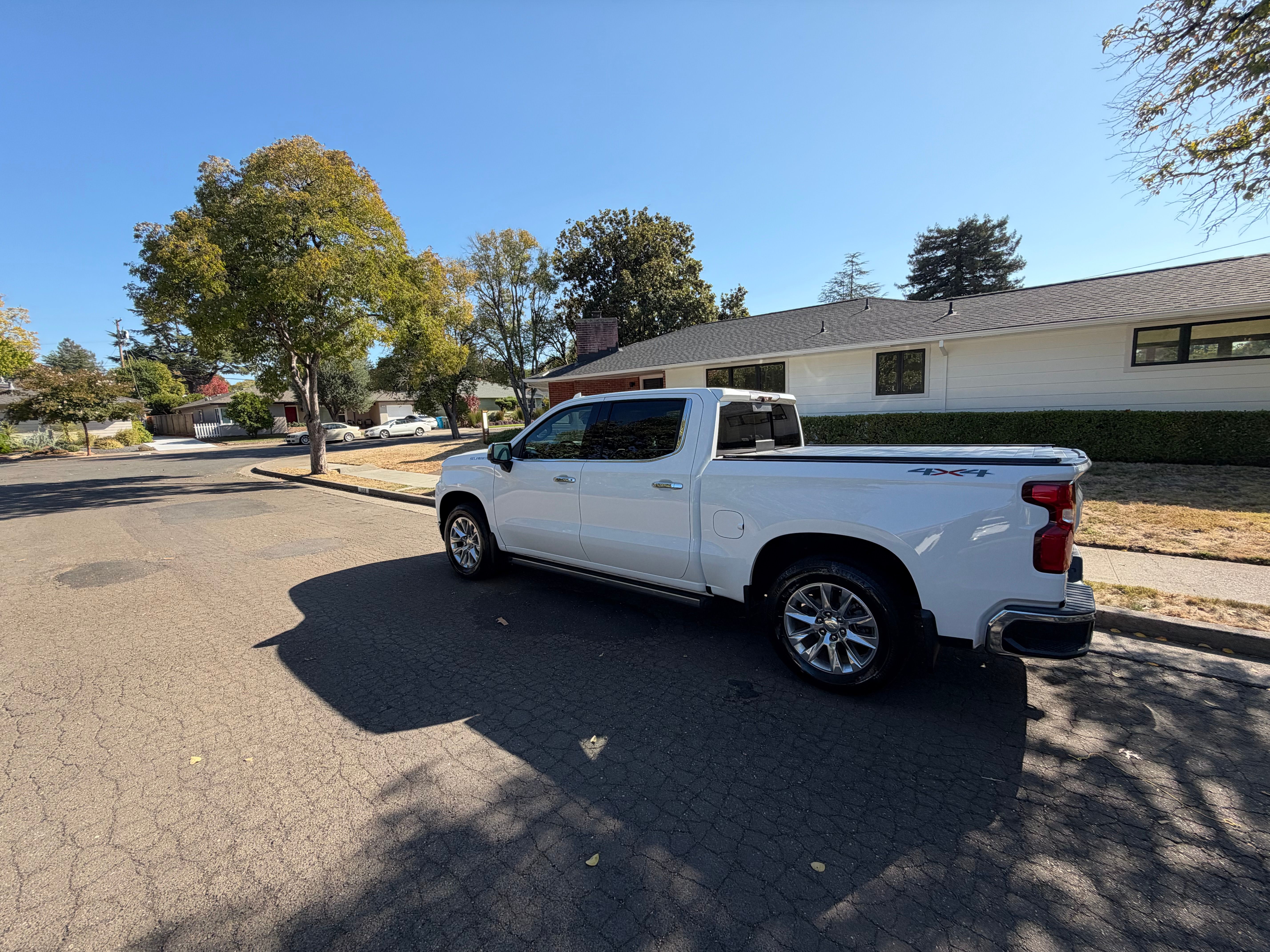 Used 2021 Chevrolet Silverado 1500 LTZ w/ LTZ Premium Package AWD/4WD image 2