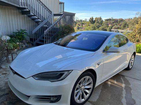 Used 2018 Tesla Model S 100D image 9