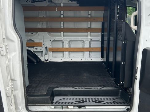Used 2018 Ford Transit 250 130 Low Roof w/ Exterior Upgrade Package RWD image 11