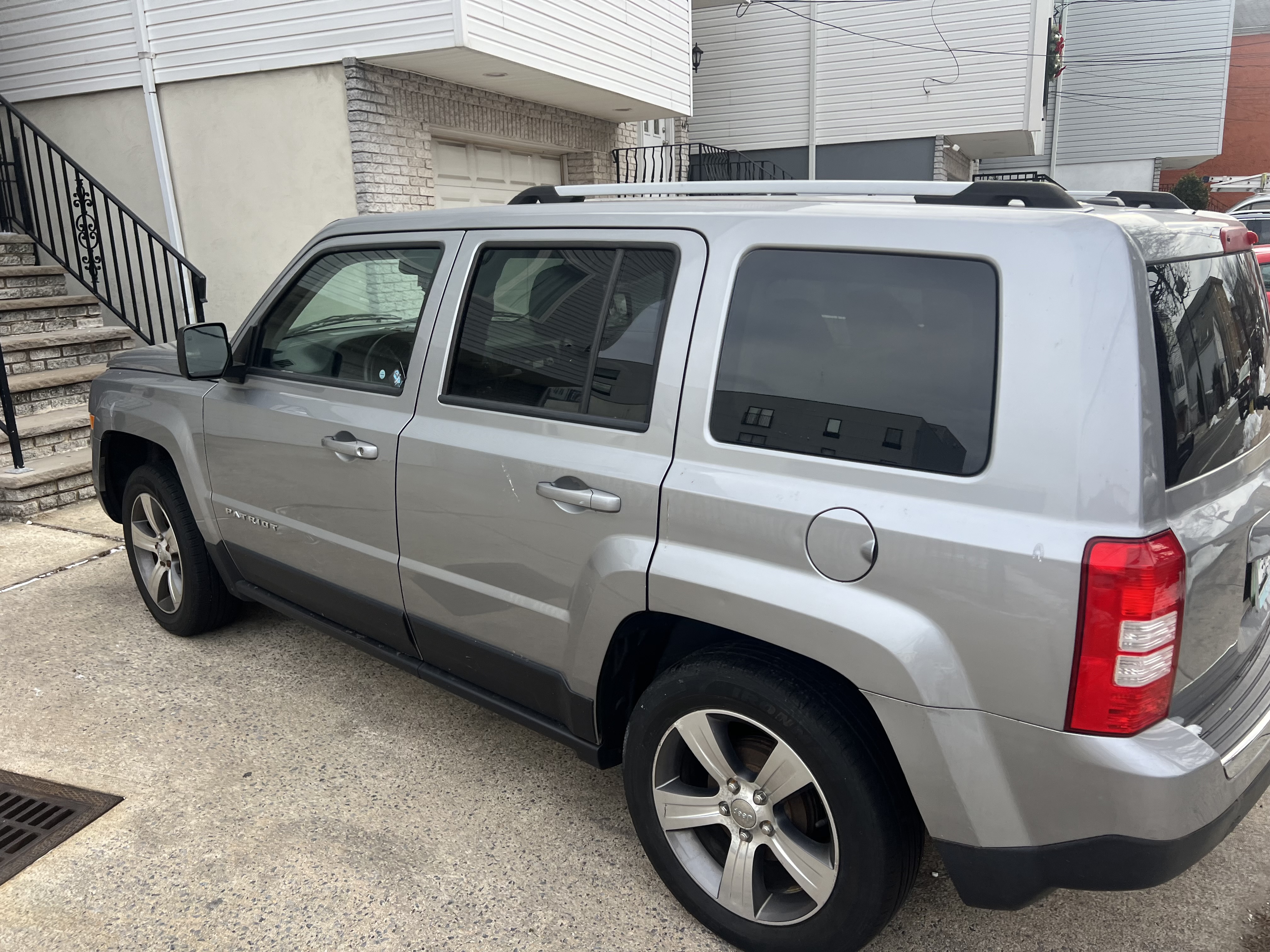 Used 2016 Jeep Patriot High Altitude FWD image 9