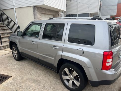 Used 2016 Jeep Patriot High Altitude image 9