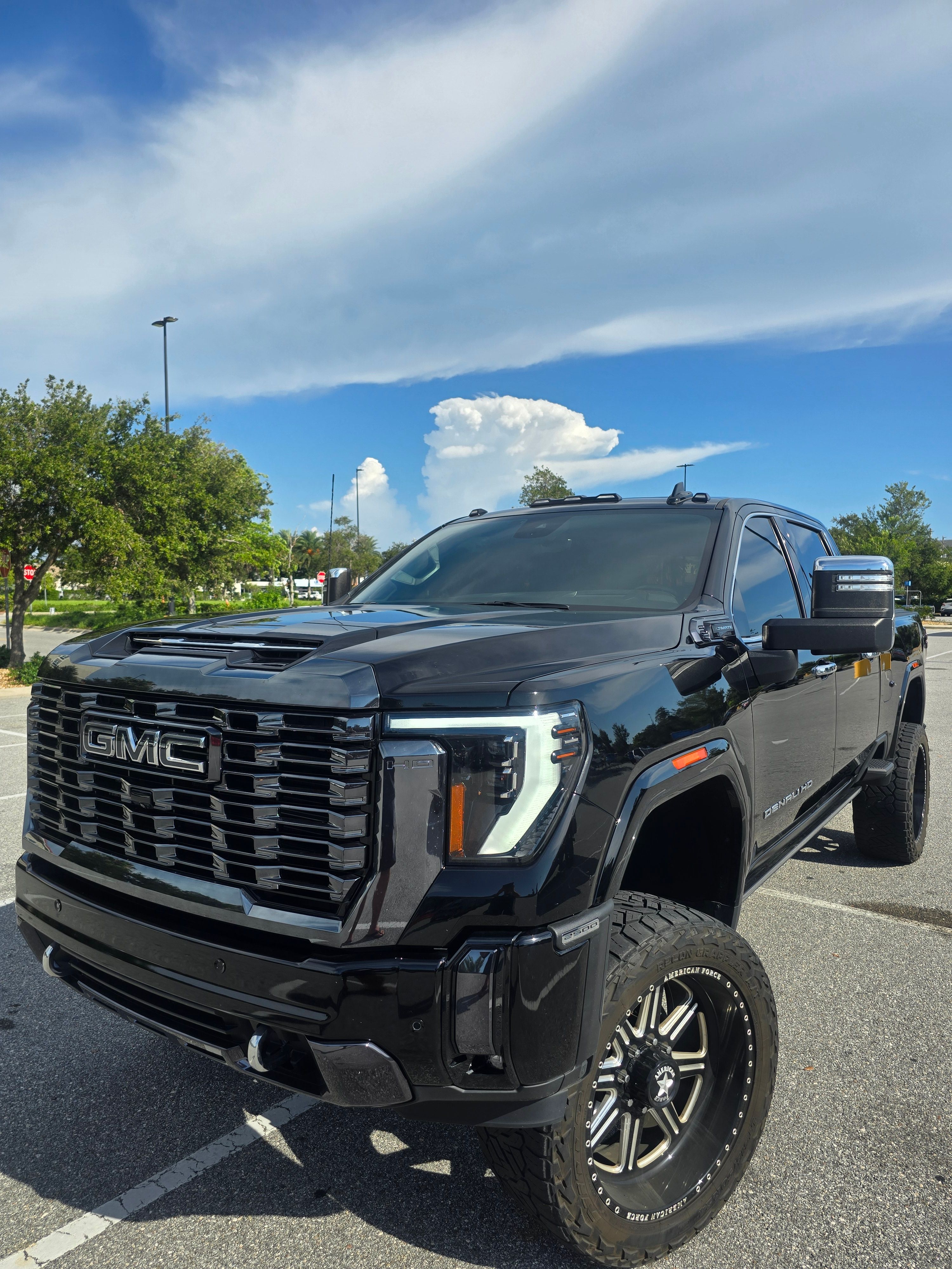 Used 2024 GMC Sierra 2500 Denali Ultimate w/ Max Trailering Package AWD/4WD image 1