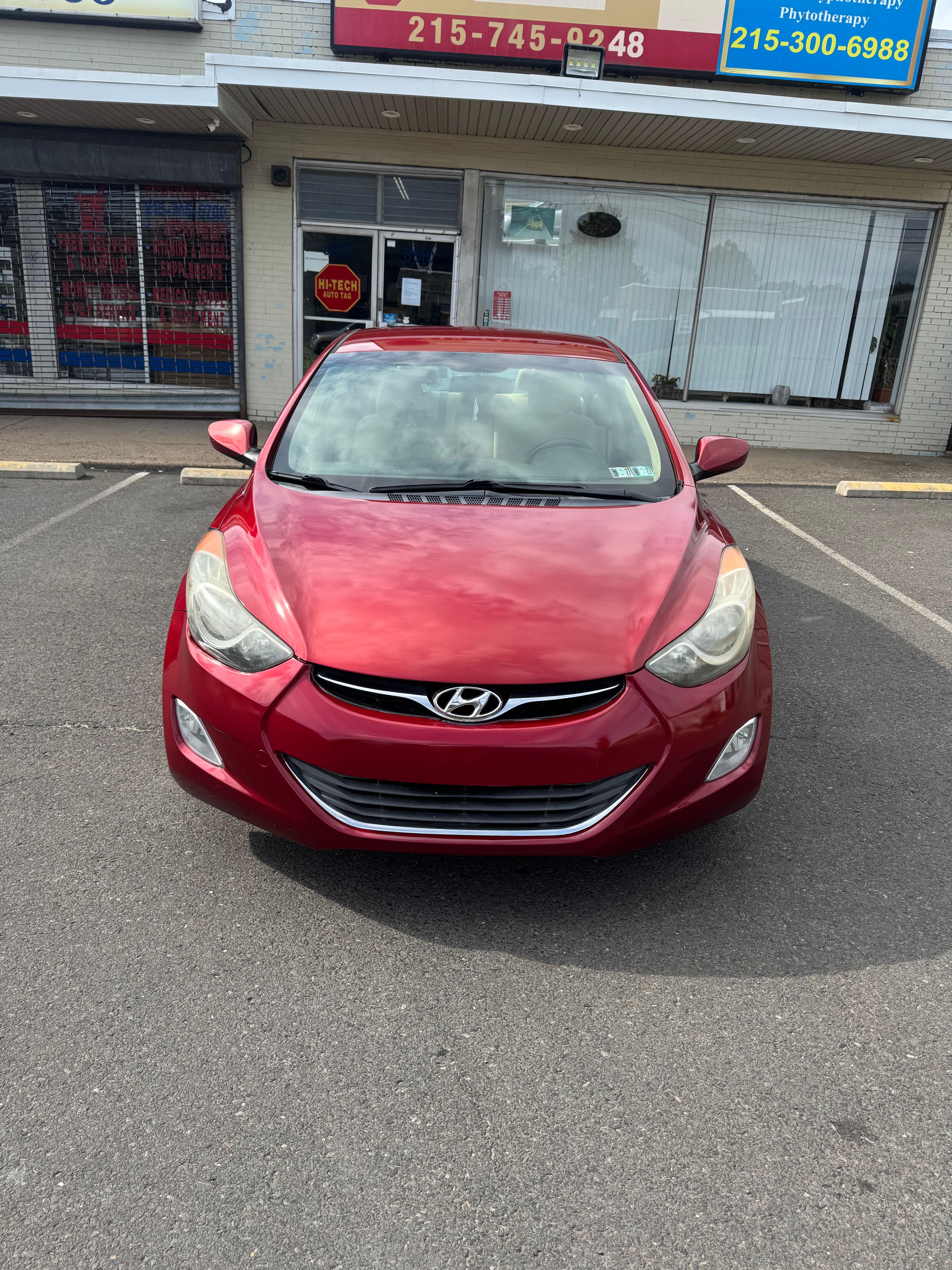 Used 2013 Hyundai Elantra GLS w/ Preferred Pkg FWD image 2
