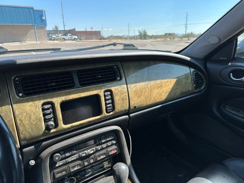 Used 2002 Jaguar XK R image 10