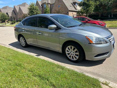 Used 2013 Nissan Sentra SV w/ Premium Pkg FWD image 5