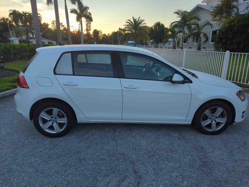 Used 2015 Volkswagen Golf TDI S image 6