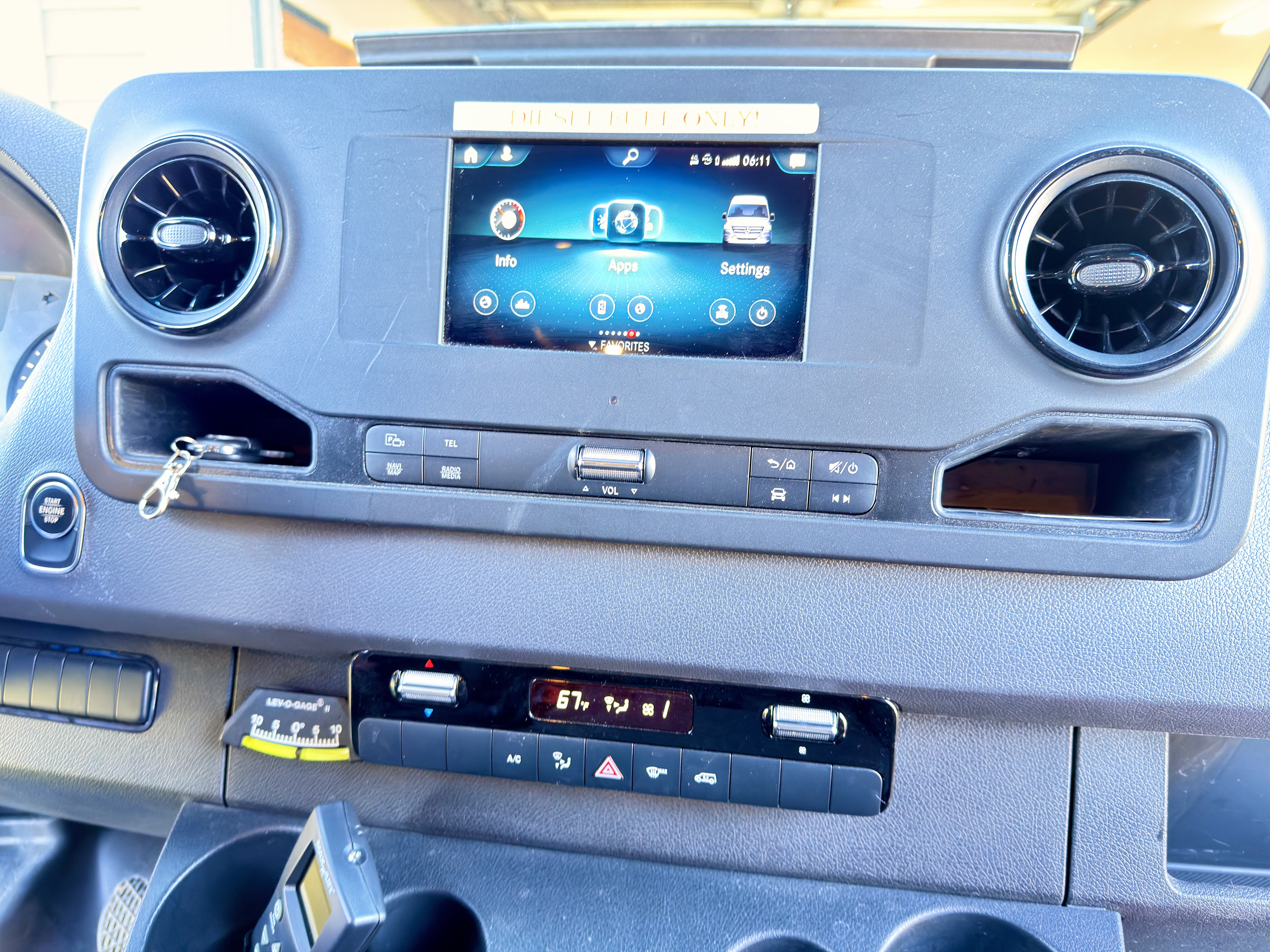Used 2021 Mercedes-Benz Sprinter 2500 image 14