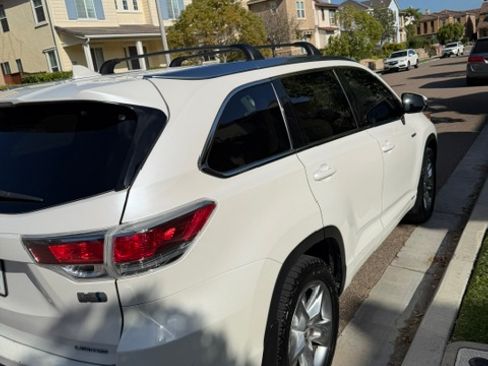 Used 2016 Toyota Highlander Limited w/ Driver Technology Package AWD/4WD image 8