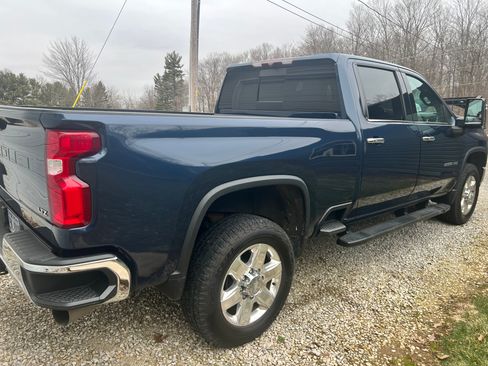Used 2020 Chevrolet Silverado 2500 LTZ image 6