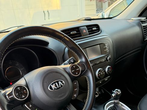 Used 2016 Kia Soul + w/ Designer's Package image 4