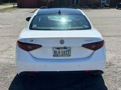 Used 2021 Alfa Romeo Giulia Sprint w/ Sun & Sound Package image 5