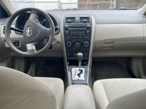 Used 2010 Toyota Corolla LE image 11
