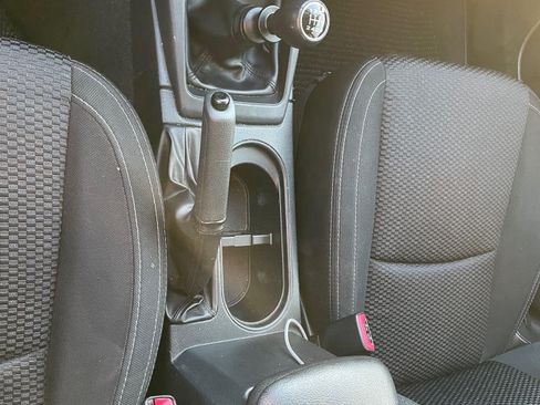 Used 2015 Subaru Forester 2.5i image 29