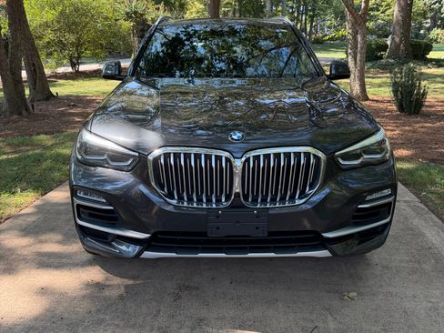Used 2019 BMW X5 xDrive40i w/ Premium Package 2 AWD/4WD image 4