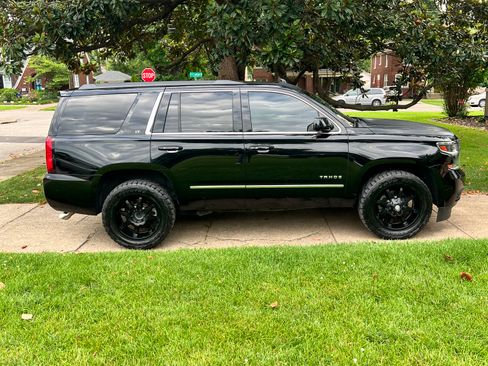 Used 2016 Chevrolet Tahoe LT w/ LT Signature Package AWD/4WD image 2