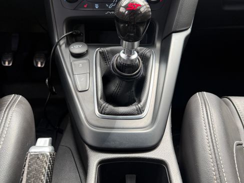 Used 2018 Ford Focus ST w/ Equipment Group 402A FWD image 20