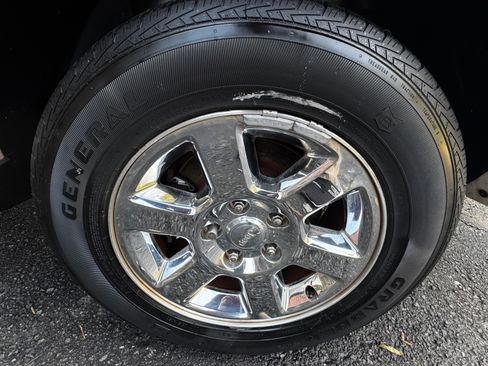 Used 2007 Jeep Commander Limited w/ Trailer Tow Group IV image 27