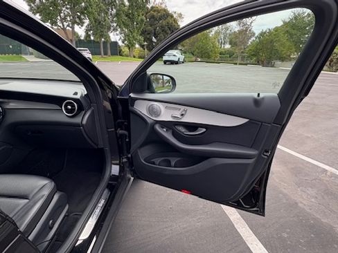 Used 2019 Mercedes-Benz GLC 300 4MATIC Coupe image 20